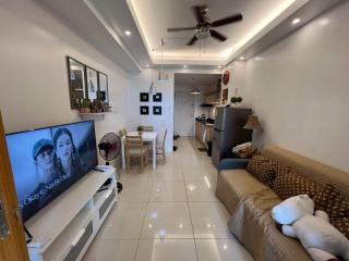 Ron's Condo Overlooking the Lake - Tagaytay - 4