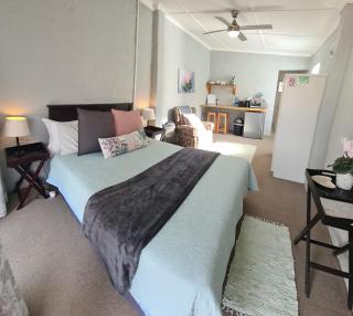 Cottage on Ilchester - Grahamstown - 0