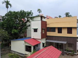 The Woodpecker Inn Suite - - 1