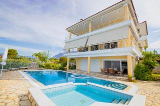 Pano's House - 9