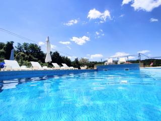 Sunshine Holiday Home - 9