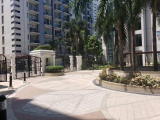 1Br unit infront of NAIA 3 6P cluster 1 - 4