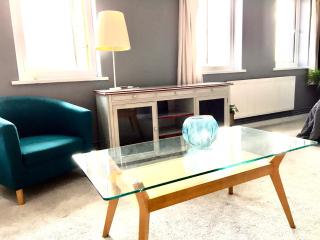 Family Room - Spacious place with full kitchen - 5