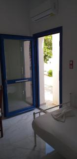 white and blue,finikas syros - Víssa - 8