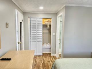 Marguerite Motel - Hampton - 2