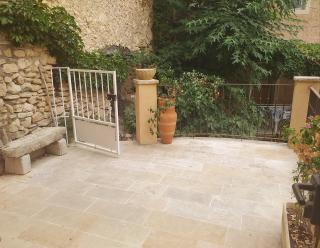 maison au coeur de Fontaine de Vaucluse, nichée sur le rocher et surplombant la sorgue - Fontaine-de-Vaucluse - 7