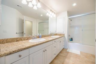 Irvine 2Bedroom 2 Bathroom Apartment with Kitchen Pool gym - 5