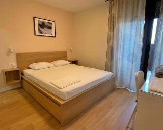 Luxe 4BR Apartment Split - 4