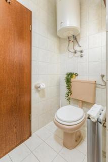 Centrally located app with gated parking-Milena 1 - 5