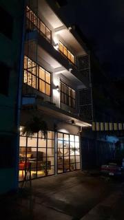Beautiful Super Modern Gigantic Designer Home - Bangkok - 3