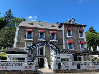 Hôtel La bonne hôtesse - Chambon-sur-Lac - 8