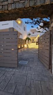 Mykonos Double Luxury Mini Suites-With External Hot spa Adults only - Ano Mera - 9