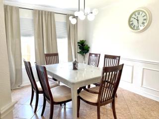 Modern Chic Home - 8