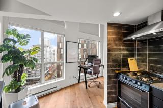 Rare Find Loft with full kitchen at Heart of Downtown - 1