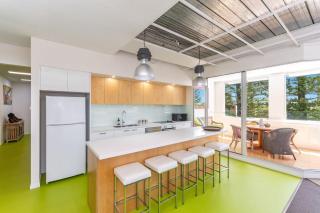 THE Ritz - In the Heart of Town - Yamba - 8