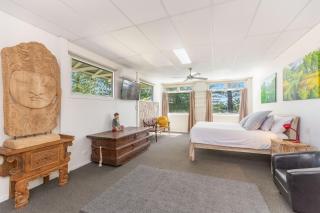 THE Ritz - In the Heart of Town - Yamba - 3