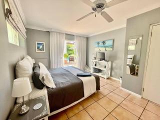 Charming Guest Suite in the Constantia Wine Valley - 3