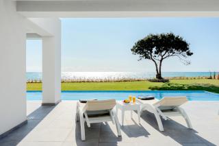 Seafront Villa Nafsika - Private Heated infinity Pool - Direct access to the beach - Play area - Halikounas - 0