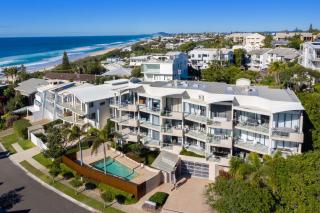 Unit 3 21 Park Generous and Comfortable Beachside Abode - 6