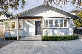 Kuku Villa - Te Awanga Holiday Home - Te Awanga - 0