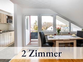 Ferienhaus Petra - Großzügige Ferienwohnungen in bester Bodenseelage l 1 Minute zum Bodensee l 7 Ferienwohnungen l Vollausgestattete Küchen l Gratis-WLAN l Gratis Parkplätze l Mitten auf der Mettnau - Radolfzell am Bodensee - 5