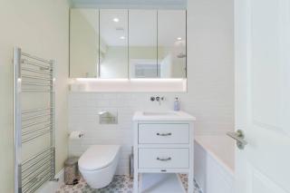 Stunning Two Bed Apartment RH8 - London - 2