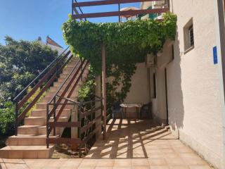 Apartments Soling Primošten - Primošten - 9