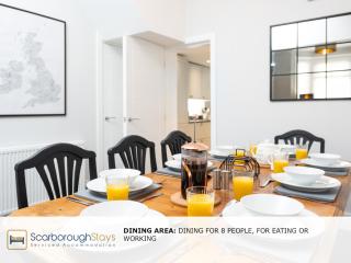 Scarborough Stays - Trafalgar Lodge - 4 bedroomed house - Free Parking - 2