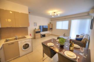 Centrally located and tastefully furnished one bedroom apartment CKNI1-1 - Il-Gżira - 2