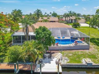 Waterfront Pool Villa with Sailboat access - Cape Coral - 2