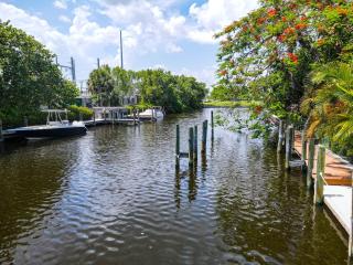 Waterfront Pool Villa with Sailboat access - Cape Coral - 6
