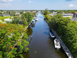 Waterfront Pool Villa with Sailboat access - Cape Coral - 4