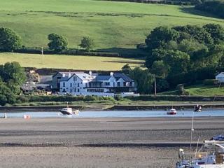 The Teifi Waterside Hotel - Cardigan - 3