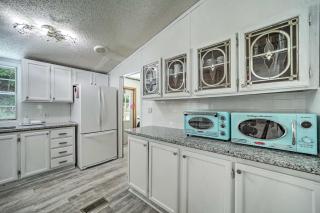 Tranquil Creekfront Bryson City Home with Grill! - Lauada - 1