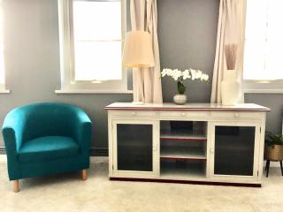 Family Room - Spacious place with full kitchen - 7