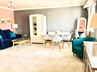 Family Room - Spacious place with full kitchen - Kingston upon Thames - 7
