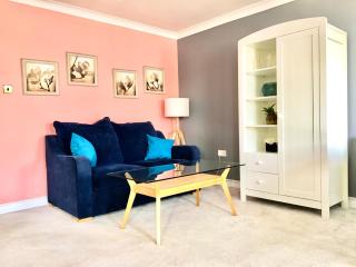 Family Room - Spacious place with full kitchen - Kingston upon Thames - 3