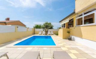 Gimy Villa&App 2 Porec - 1