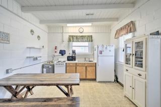 Steps to Ocean Breezy Myrtle Beach Bungalow! - Myrtle Beach - 7