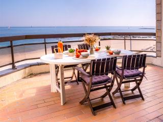 Larmor-Plage T4 Spacieux avec Terrasse, Ascenseur et Parking face à la Mer - FR-1-349-124 - Larmor-Plage - 0