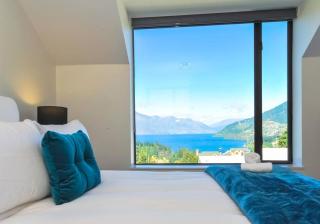 Stunning Home with Amazing Wakatipu Lake Views - Queenstown - 8