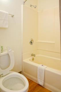 Motel 6-Carlsbad, CA Beach - 5