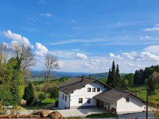 Ferienwohnung Urlaub mit Aussicht - Zenting - 0