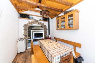 Home Away from home with outdoor pool, botanical garden and a beautiful sea view - Kaštela - 3