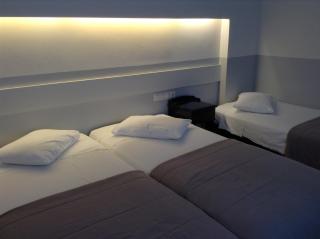 Kamari Beach Hotel - 4