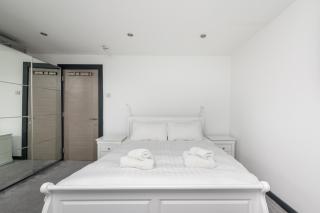 73 East Parade, Cherry Tree Apt Modern 3-bed Duplex Apt in York with 75 inch TV - Pass The Keys - 3