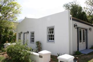 The Cottage on 55 - 3