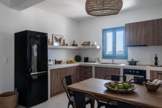 Serenity Villa w/ Pool in Butterfly Valley - Kampos Paros - 7