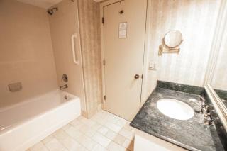 Golf and Tennis Community - Executive Suite - Golf Course Views - Wesley Chapel - 2
