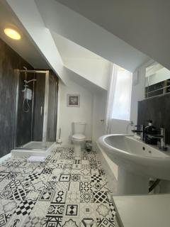 Number 19 Guest House - Self Check In - Under 4 Miles from Barrow In Furness - 5
